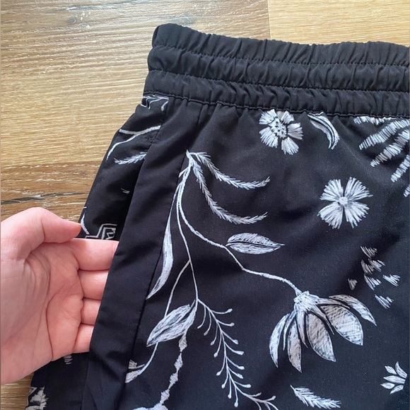Athleta Floral Athletic Shorts - Picture 4 of 6